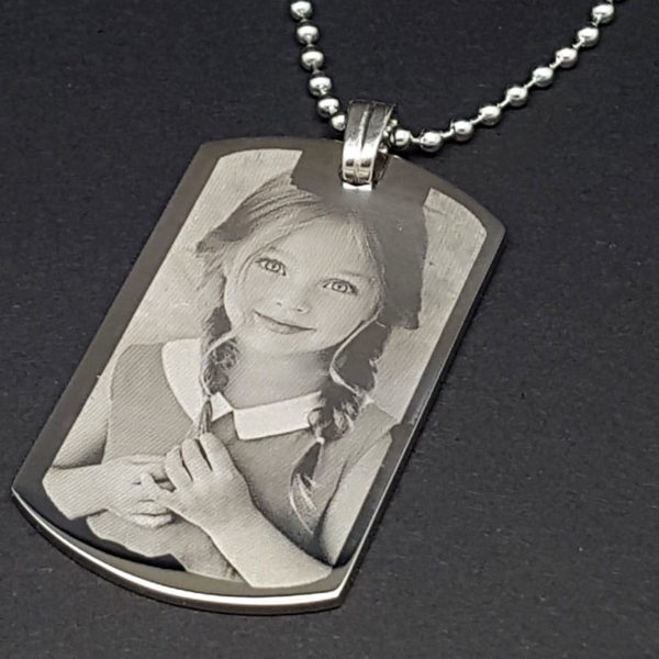 Customized-Picture-Engraved-Necklace-Online-in-Pakistan